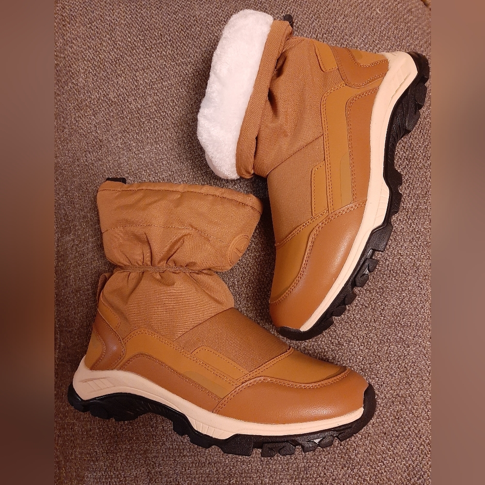 💲Sz 9 Snow Boots Faux Fur Lined. Not For Rain